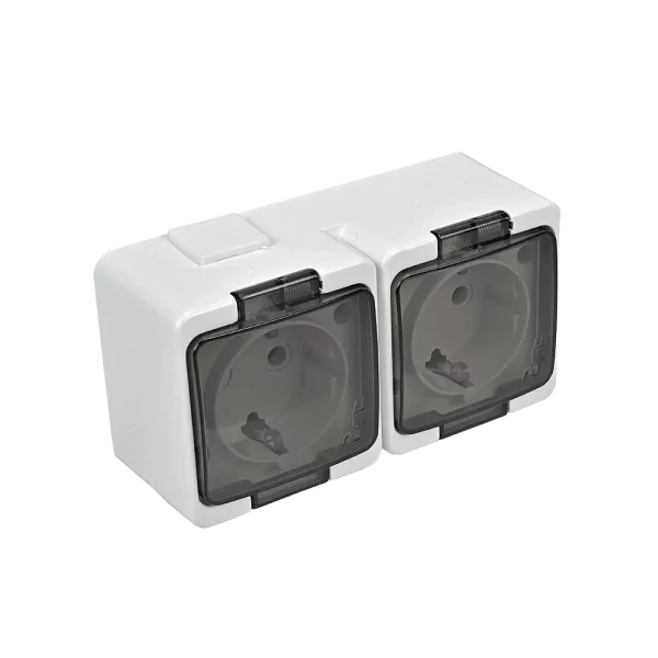 Falon Kívüli csatlakozóaljzat 2-es 16/A250V IP44