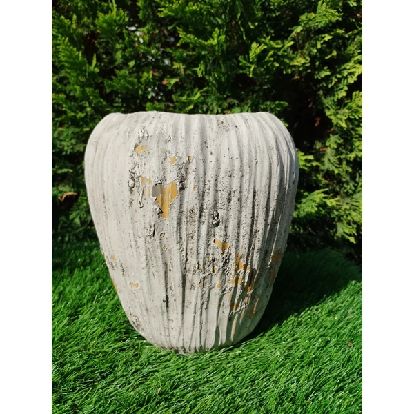 Fahatású öblös beton kaspó barna 18x18x20 cm