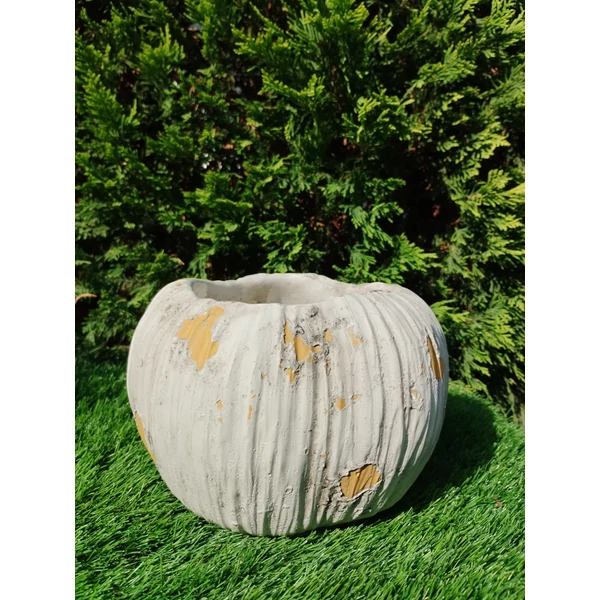 Fahatású öblös beton kaspó barna 19x14 cm