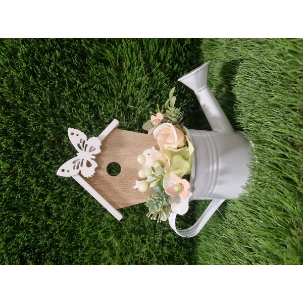 Tavaszi asztaldísz kicsi kannában