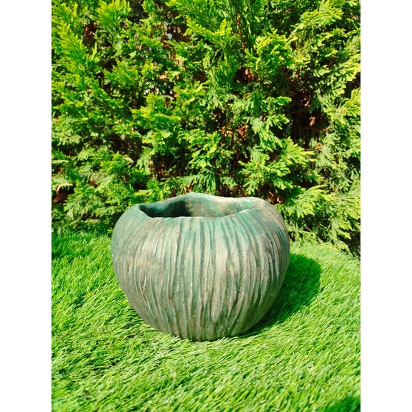 Fahatású öblös beton kaspó zöld 15x11 cm