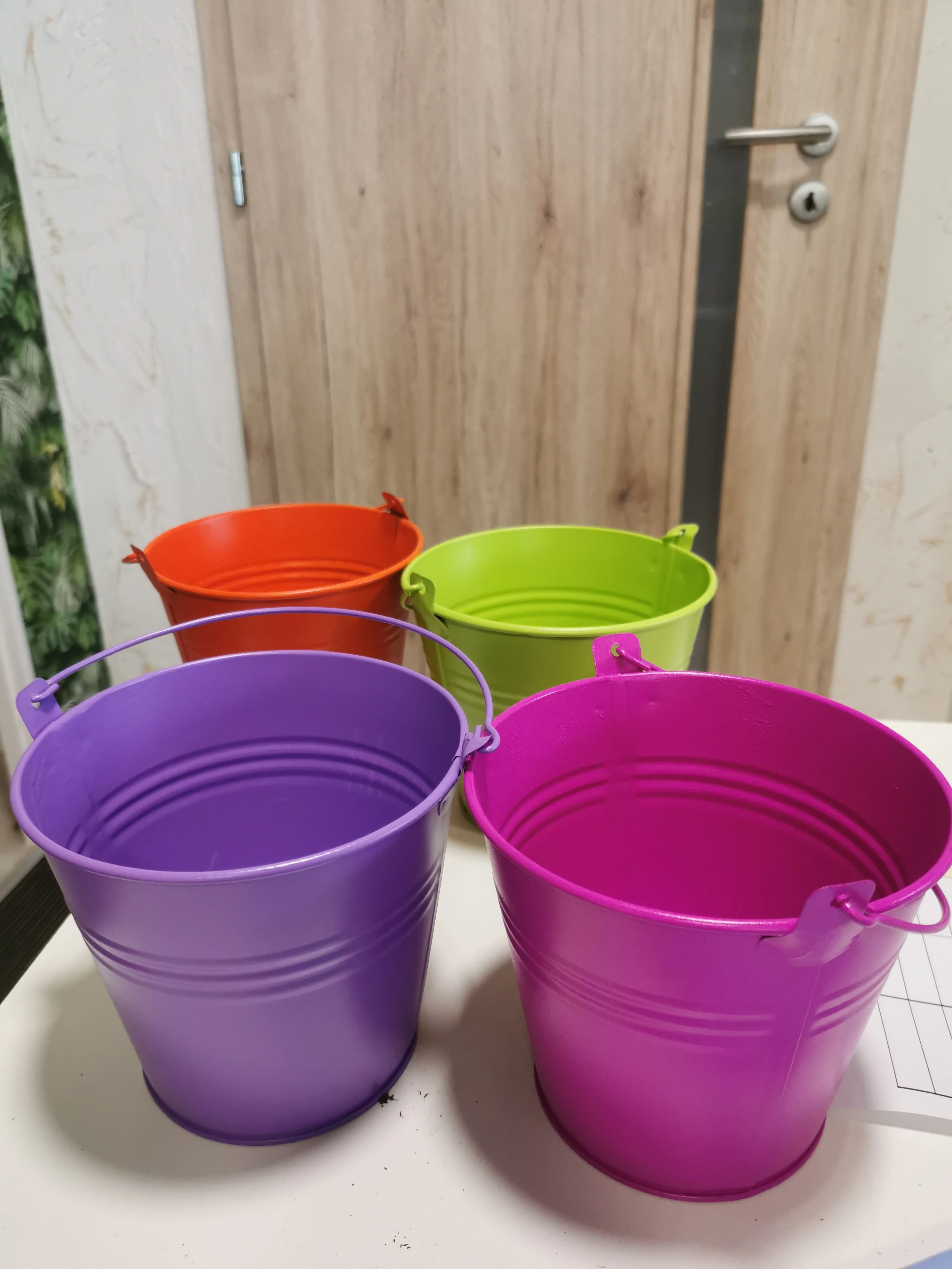Fém színes kisvödör kaspó13x11 színes